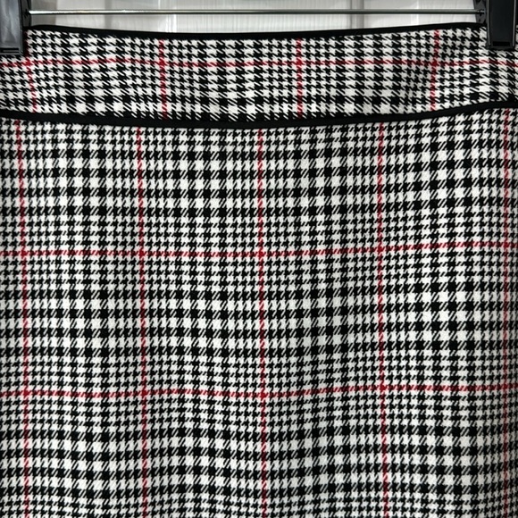 Banana Republic NWOT houndstooth skirt - Picture 2 of 6